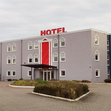 Hotel Holidays Slubice  Bagian luar foto