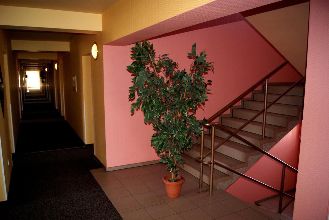 Hotel Holidays Slubice  Bagian luar foto