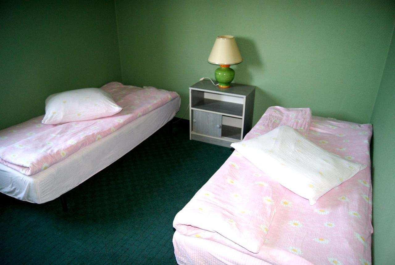 Hotel Holidays Slubice  Bagian luar foto